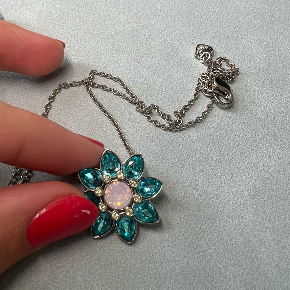 Swarovski Flower Necklace - Picture 3 of 4